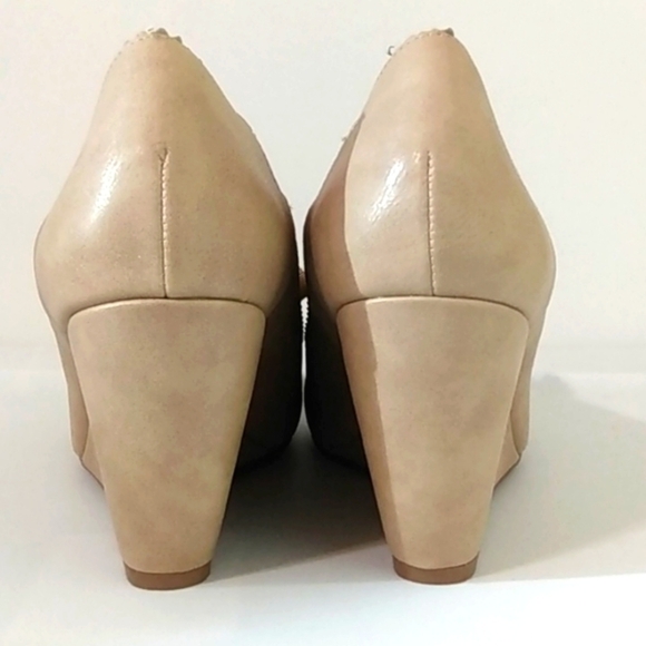 CROWN VINTAGE WEDGE HEEL ROUND TOE LACE UP PUMPS SIZE 8.5 NWT - Picture 6 of 11